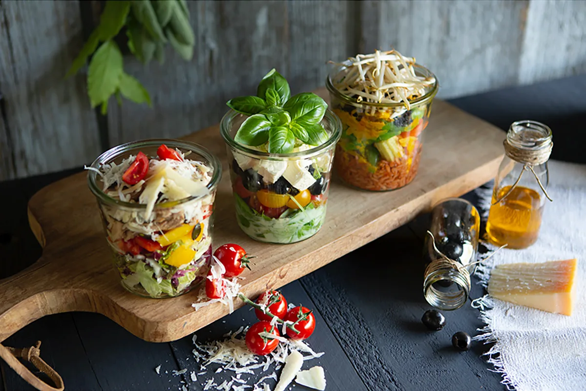 Salate im Glas
